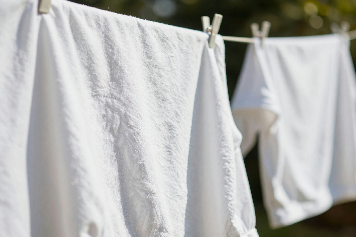 Capi bianchi che ingrigiscono: strategie pratiche per preservare il loro splendore nel tempo