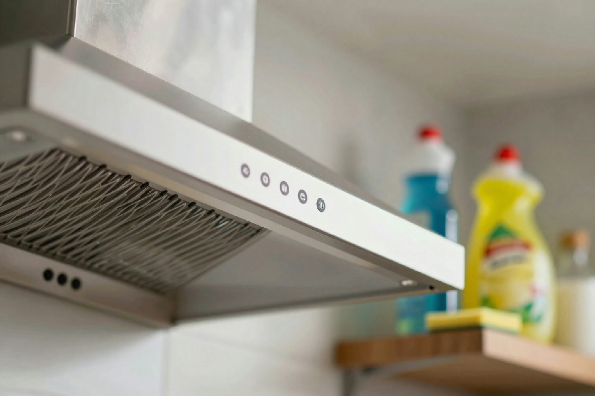 Mantieni la tua cappa impeccabile: rimedi naturali per rimuovere il grasso senza fatica e sostanze chimiche